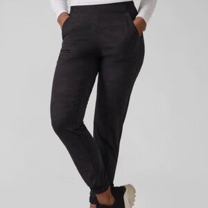 Athleta Black Camo Lined Joggers Size 8